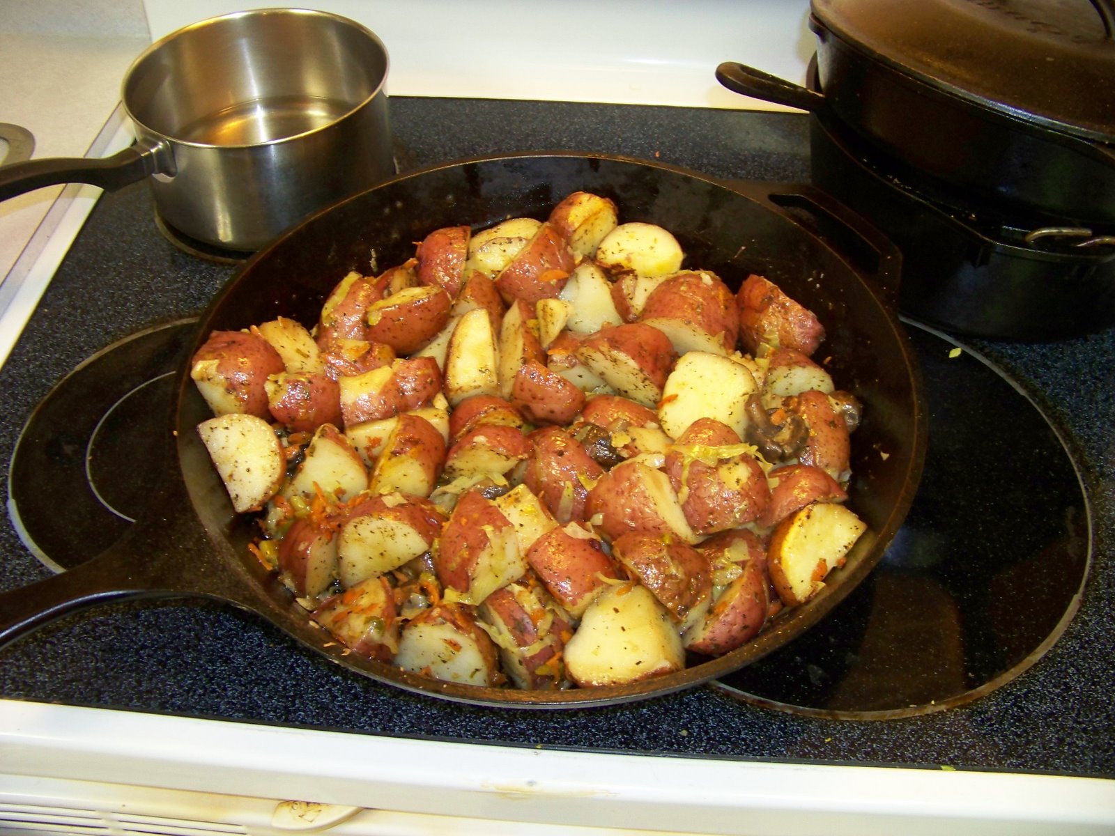 Жареная картошка с мясом на сковороде рецепт с фото пошагово в домашних условиях