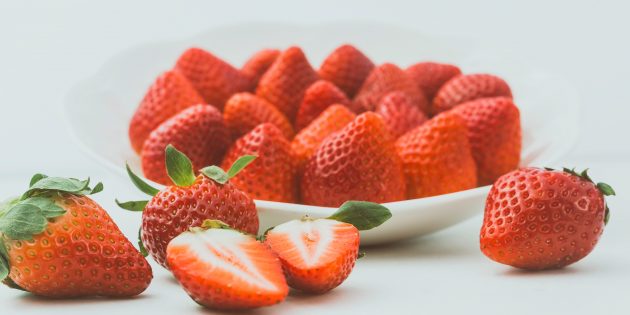 полезные фрукты и ягоды: клубника