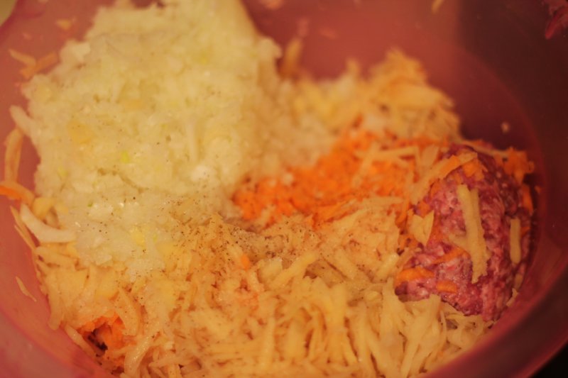 Рис с луком и морковью в мультиварке