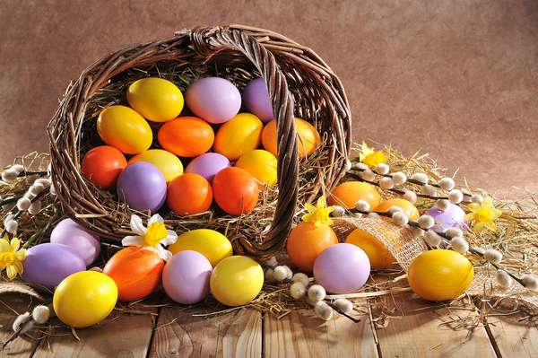 Зачем едят яйца на Пасху Фото крашеных яиц