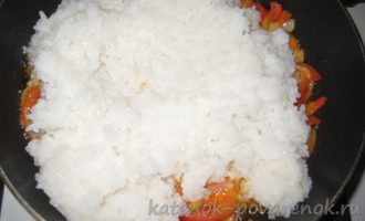 Рис с болгарским перцем - шаг 10