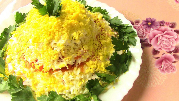 Разные рецепты салата «Женский каприз» – вкусное и сытное блюдо для праздника