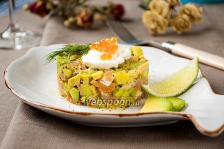 Фото рецепта Тартар с форелью и авокадо