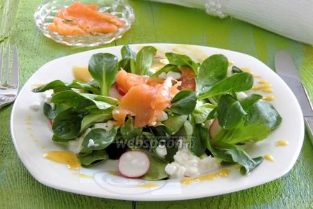 Фото рецепта Весенний салат с лососем
