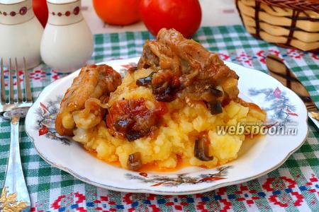 Фото рецепта Жареная курица в соусе с баклажанами