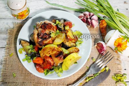 Фото рецепта Курица с баклажанами и кабачками