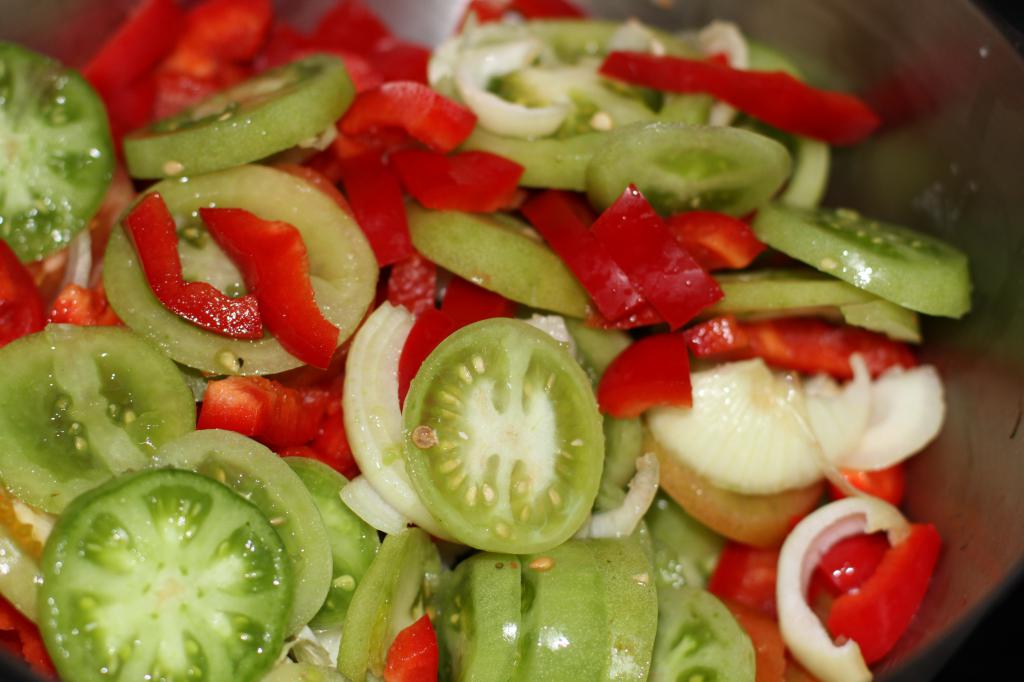 Salad with green tomatoes delicious