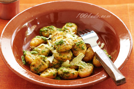 Жареная картошка с луком и сметаной
