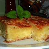 Многослойный пирог из теста фило с картофельным пюре и сыром