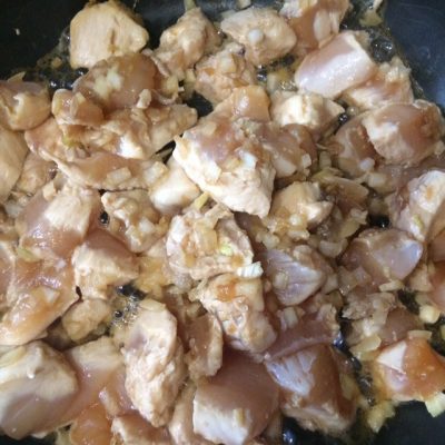 Фото рецепта - Курица кусочками по-азиатски на сковороде - шаг 5