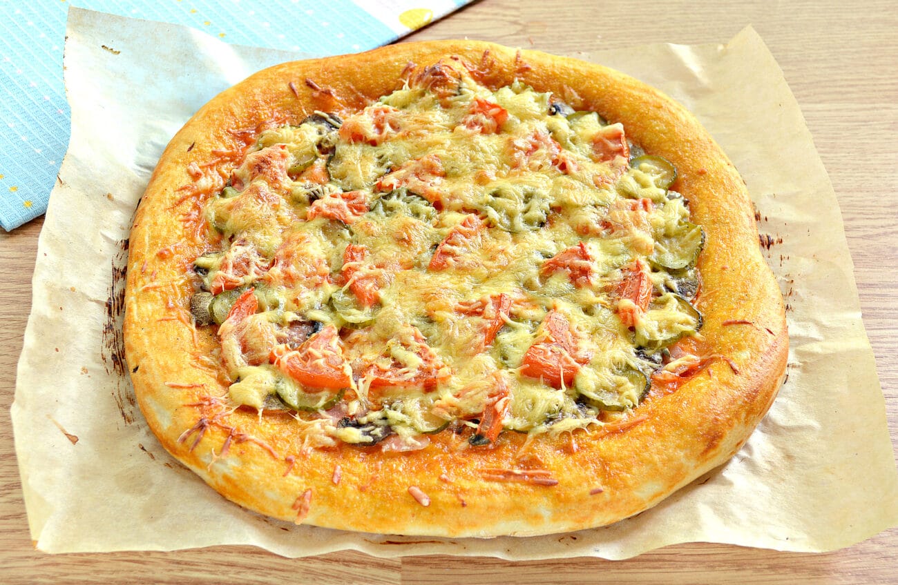 рецепт домашней пиццы на дрожжевом тесте в духовке с колбасой и сыром и помидорами фото 99