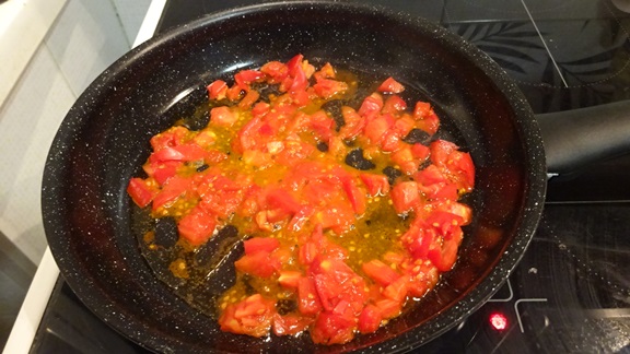 kak-prigotovit-jaichnizy-s-pomidorami-vkysno1